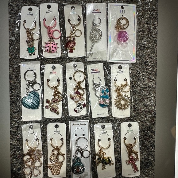 ❣️5|$25❣️Mint Keychain-bag charms Your choice. 🆕 - Picture 2 of 16